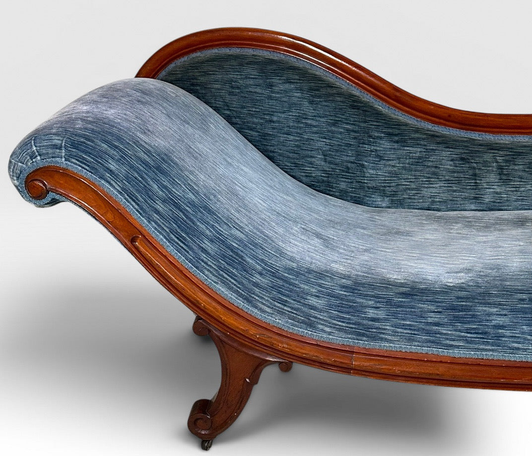 Antique Victorian Mahogany Swan Back Velvet Chaise Longue