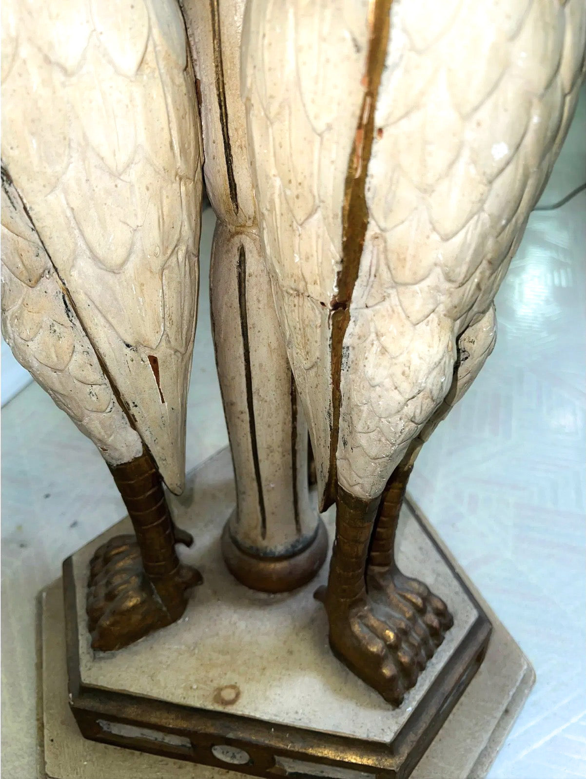 Vintage Mid-Century Italian Neoclassical Hand-Carved Giltwood Swan Accent Table