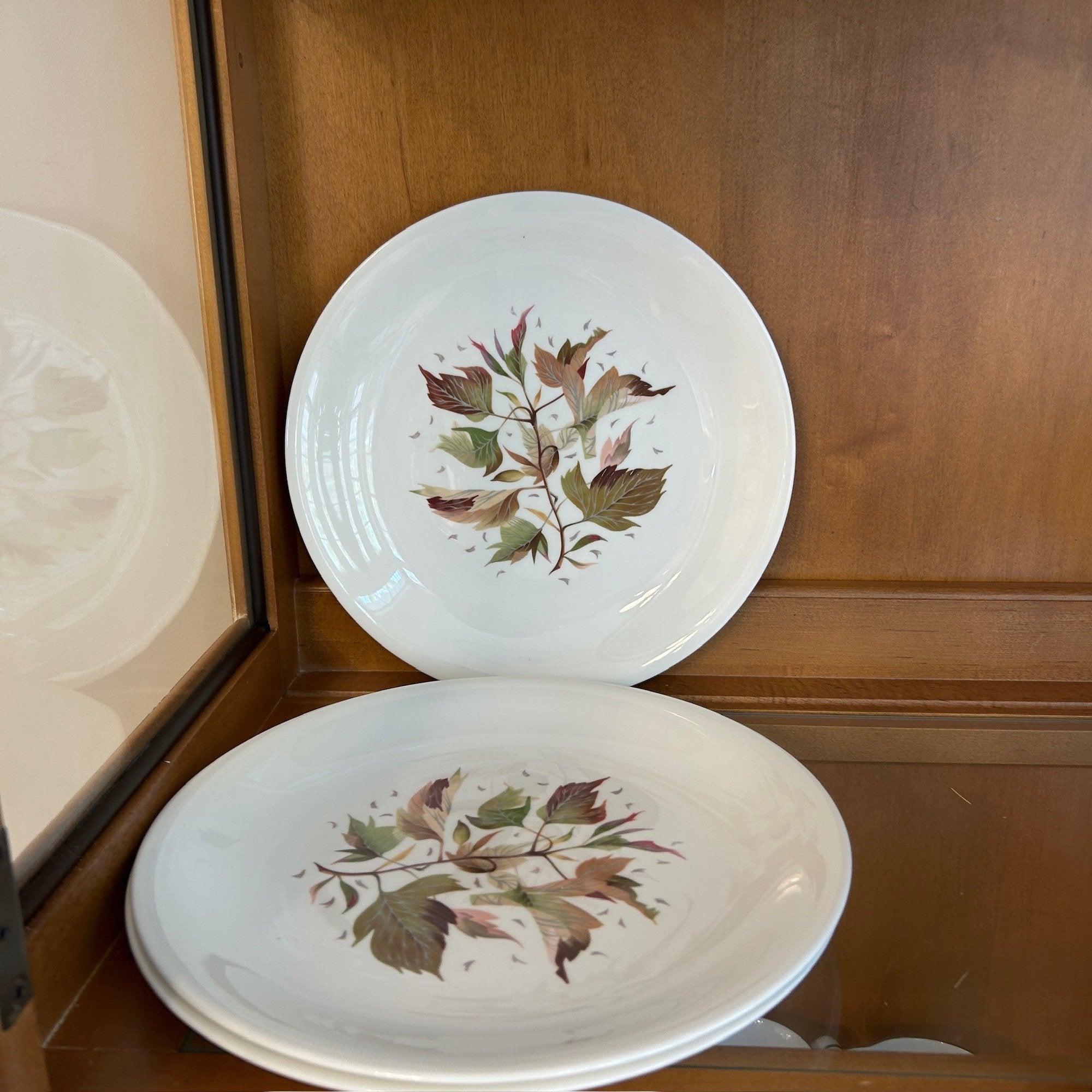 Mid Century 38-Piece Wedgwood Bone China Wakefield Pattern Tea and Coffee Service Large English Estate Set