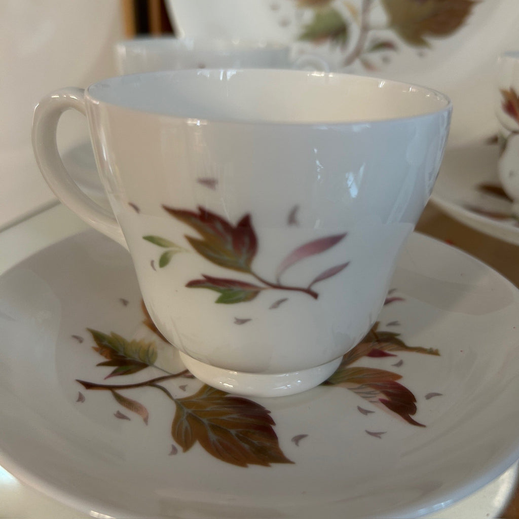 Mid Century 38-Piece Wedgwood Bone China Wakefield Pattern Tea and Coffee Service Large English Estate Set