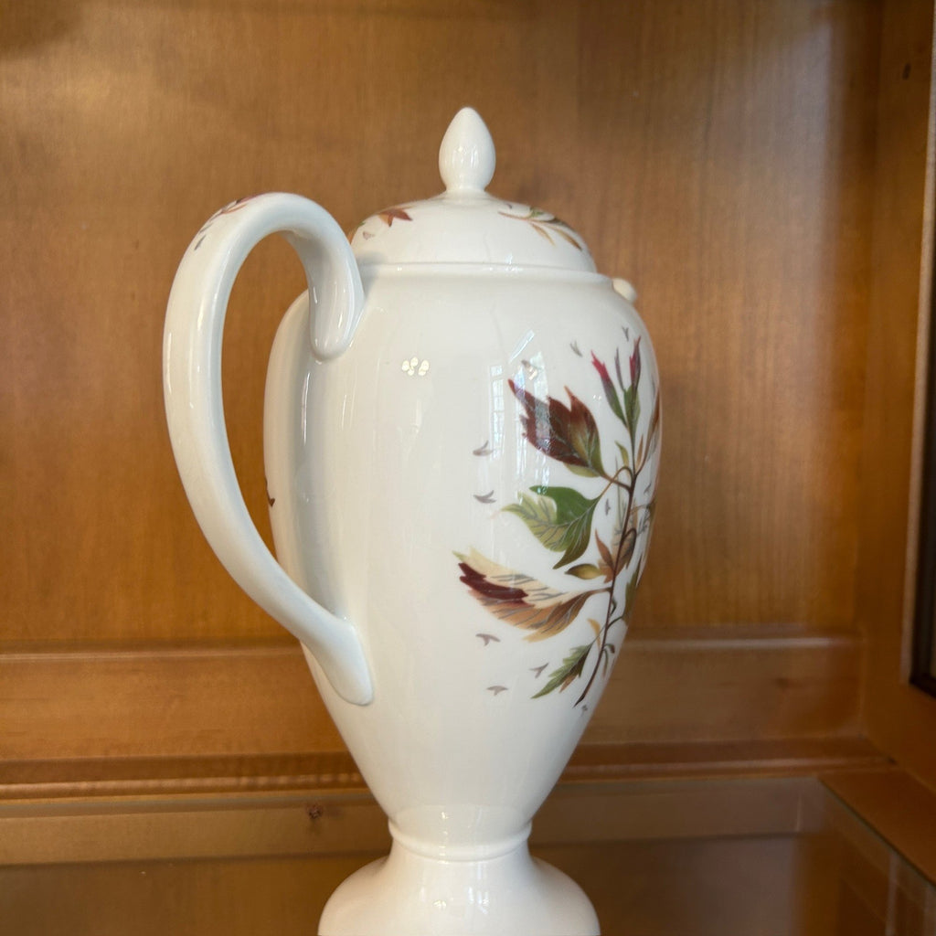 Mid Century 38-Piece Wedgwood Bone China Wakefield Pattern Tea and Coffee Service Large English Estate Set