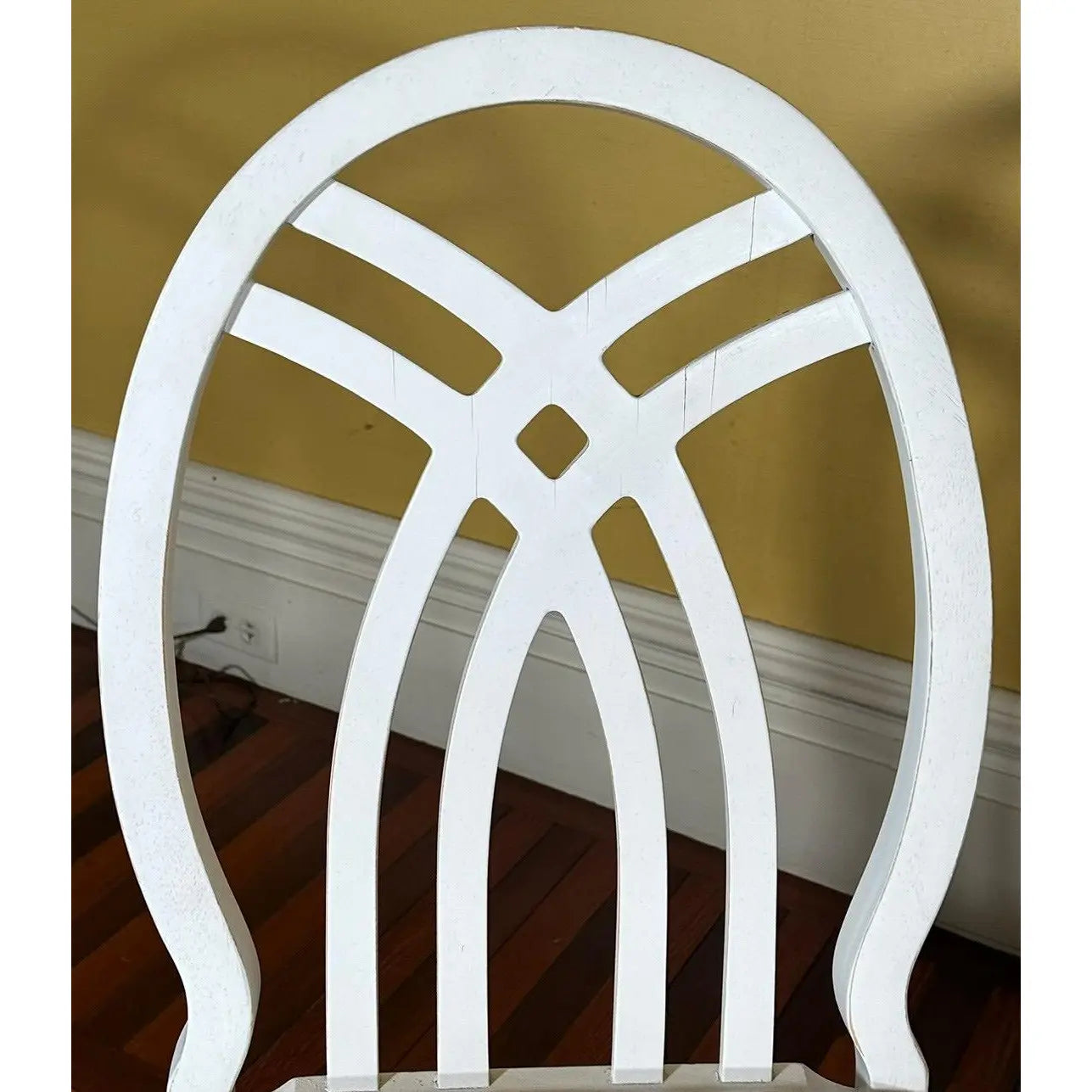 Universal Furniture White Dining Chairs Arched Open Work Geometric Rounded Back Set of Six