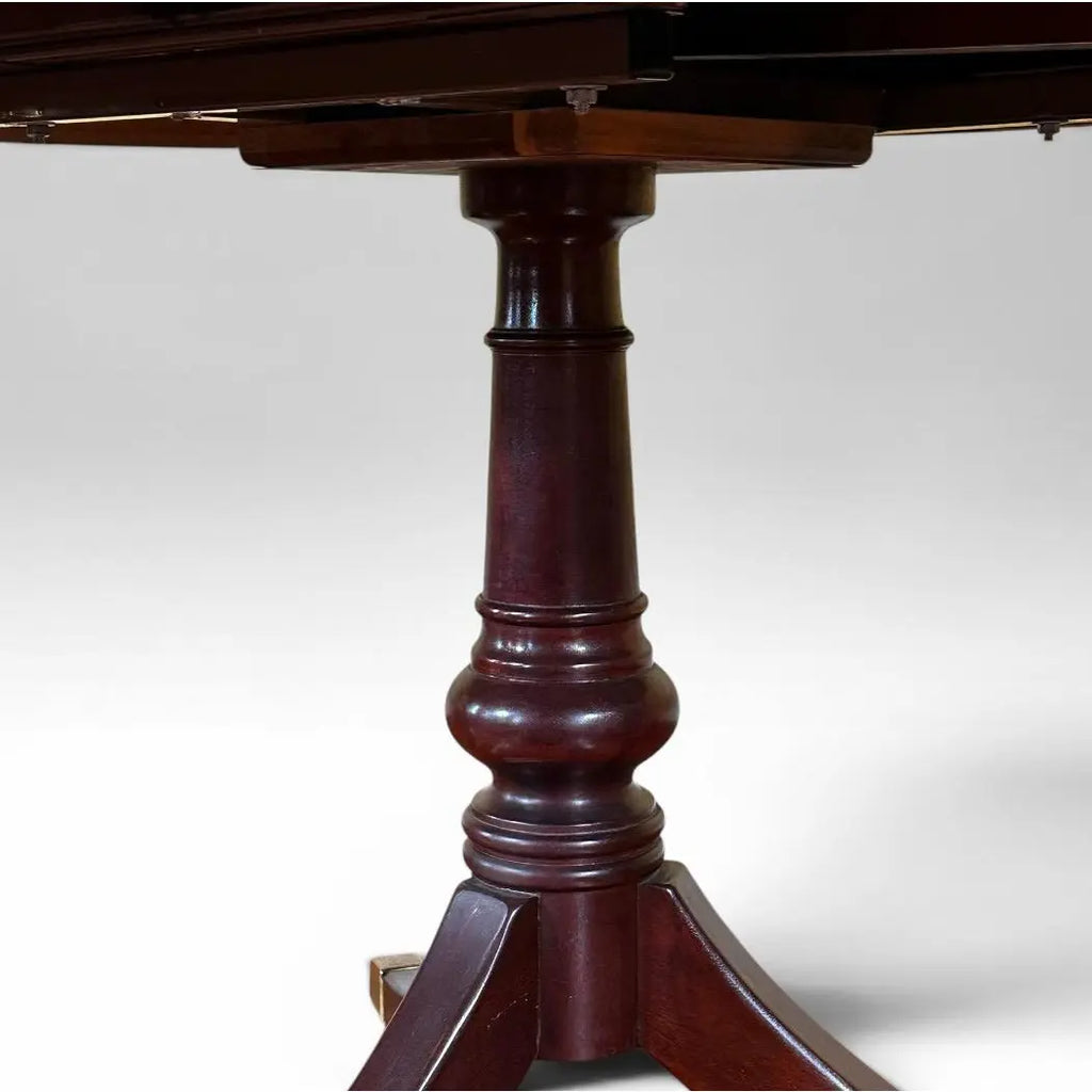 Vintage Drexel Chippendale Mahogany Pedestal Dining Table With Burlwood Veneer Top