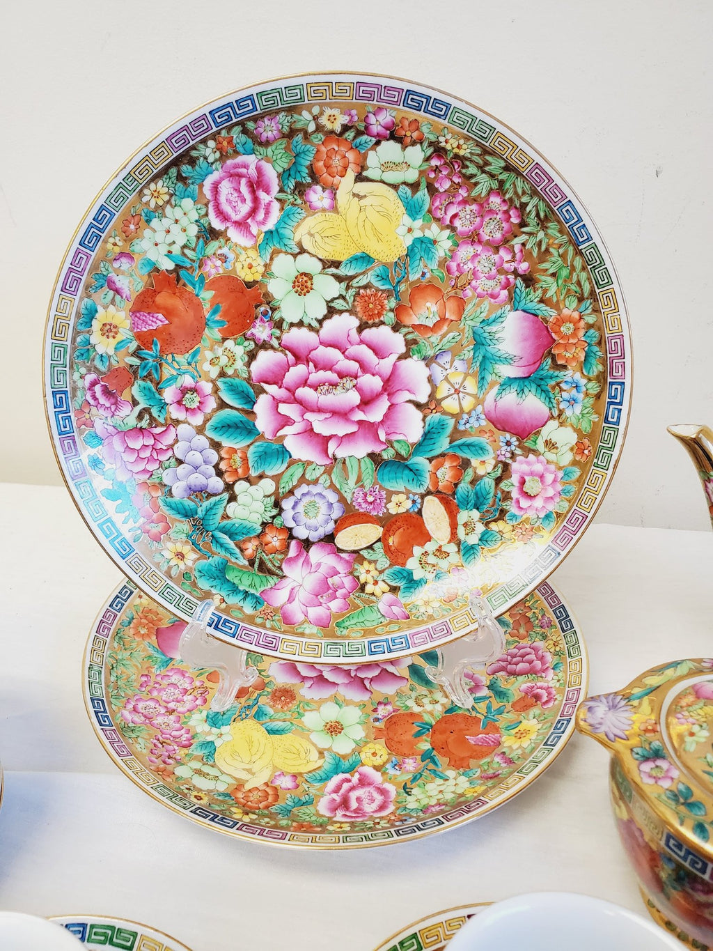Vintage Mid Century Chinese Millefleur Thousand Flowers Famille Rose Porcelain Tea Service 28 Pieces