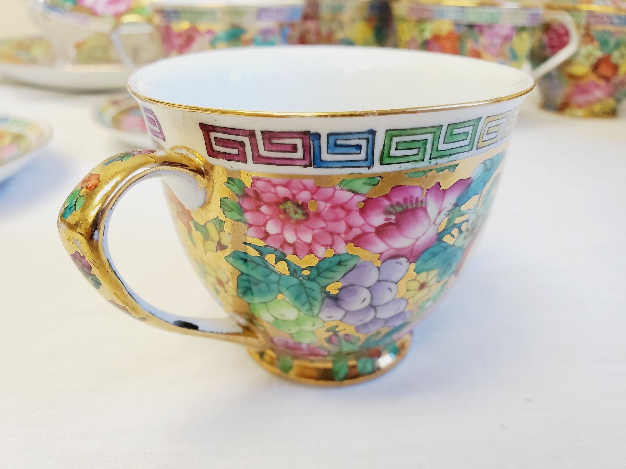 Vintage Mid Century Chinese Millefleur Thousand Flowers Famille Rose Porcelain Tea Service 28 Pieces