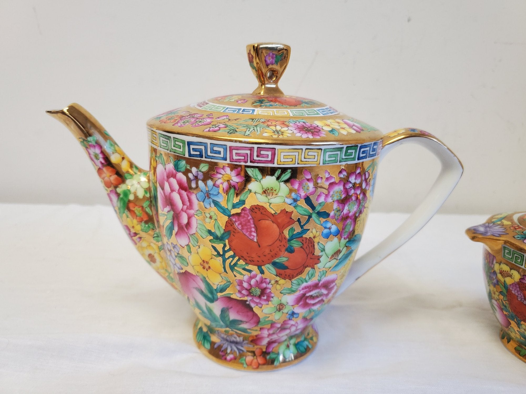 Vintage Mid Century Chinese Millefleur Thousand Flowers Famille Rose Porcelain Tea Service 28 Pieces