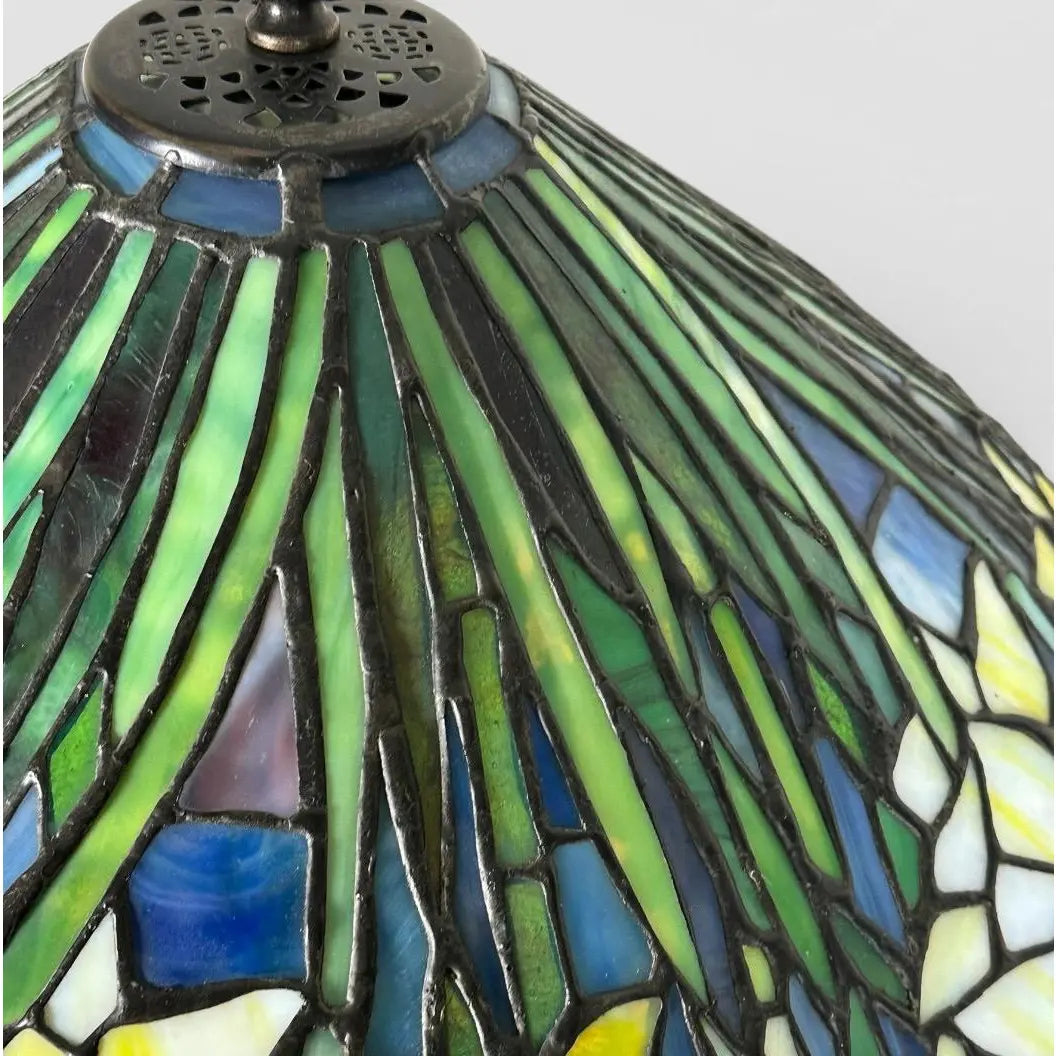 Vintage Tiffany Style Leaded Stained Glass Daffodil Table Lamp With Bronzed Fluted Base