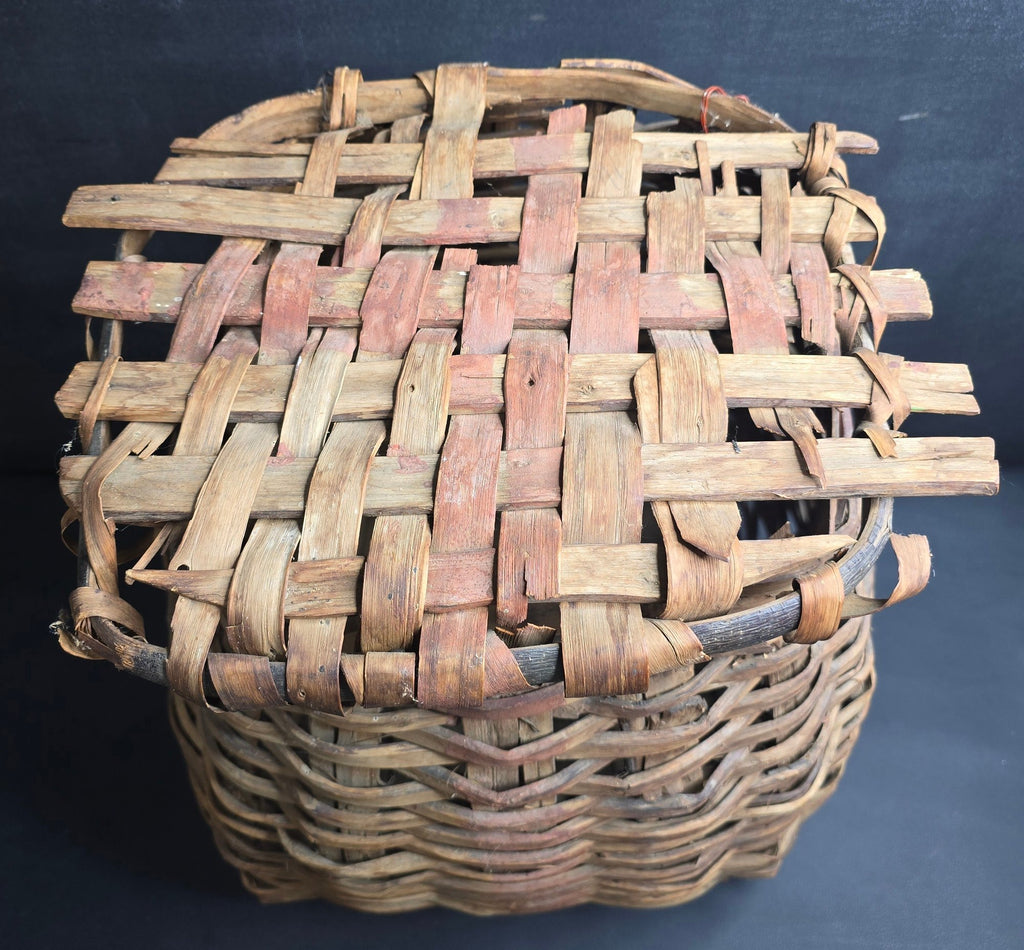 Antique Northeast Woodlands Style Lidded Pack Basket Heavy Splint Black Ash Gathering Vessel