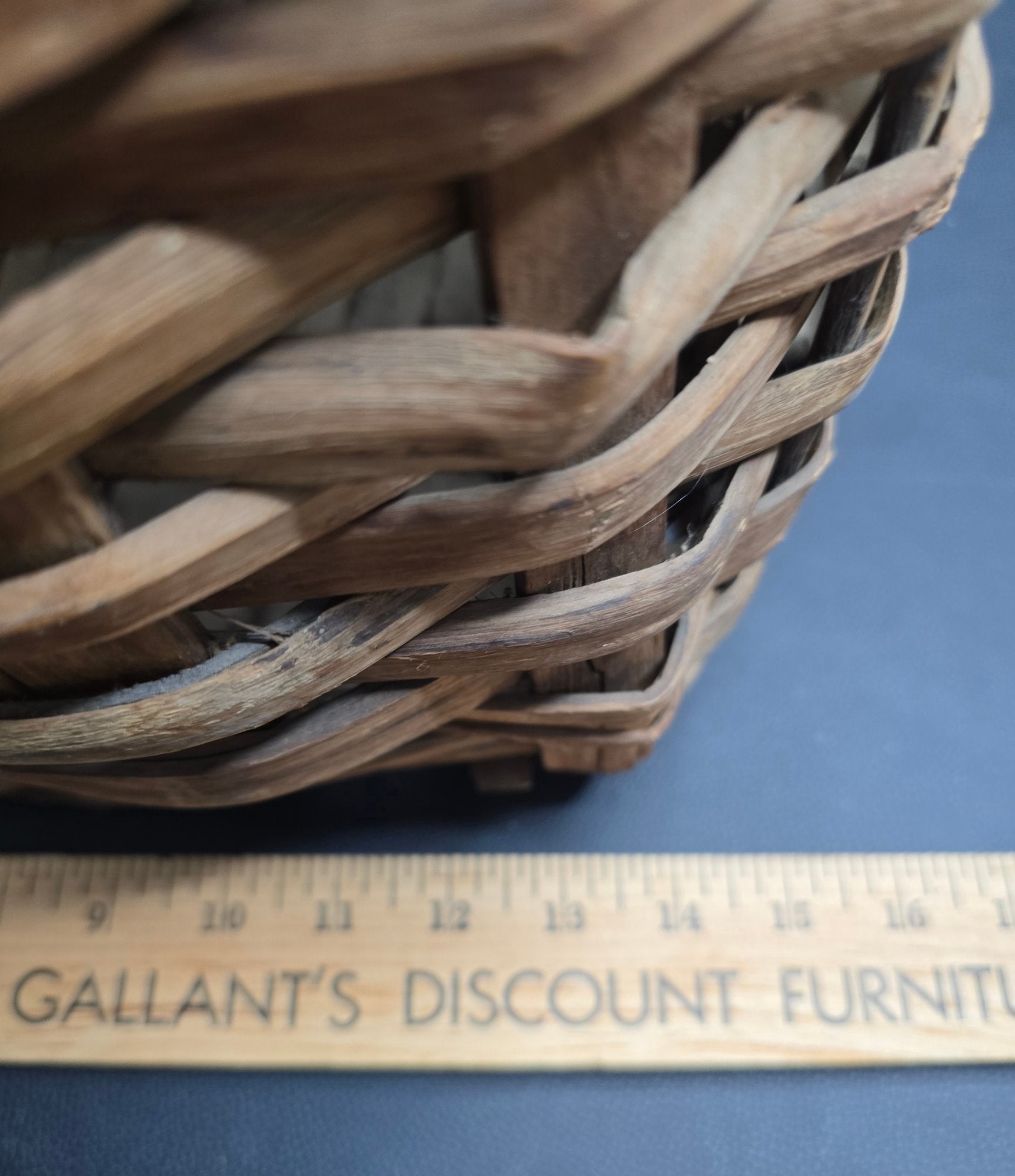 Antique Northeast Woodlands Style Lidded Pack Basket Heavy Splint Black Ash Gathering Vessel
