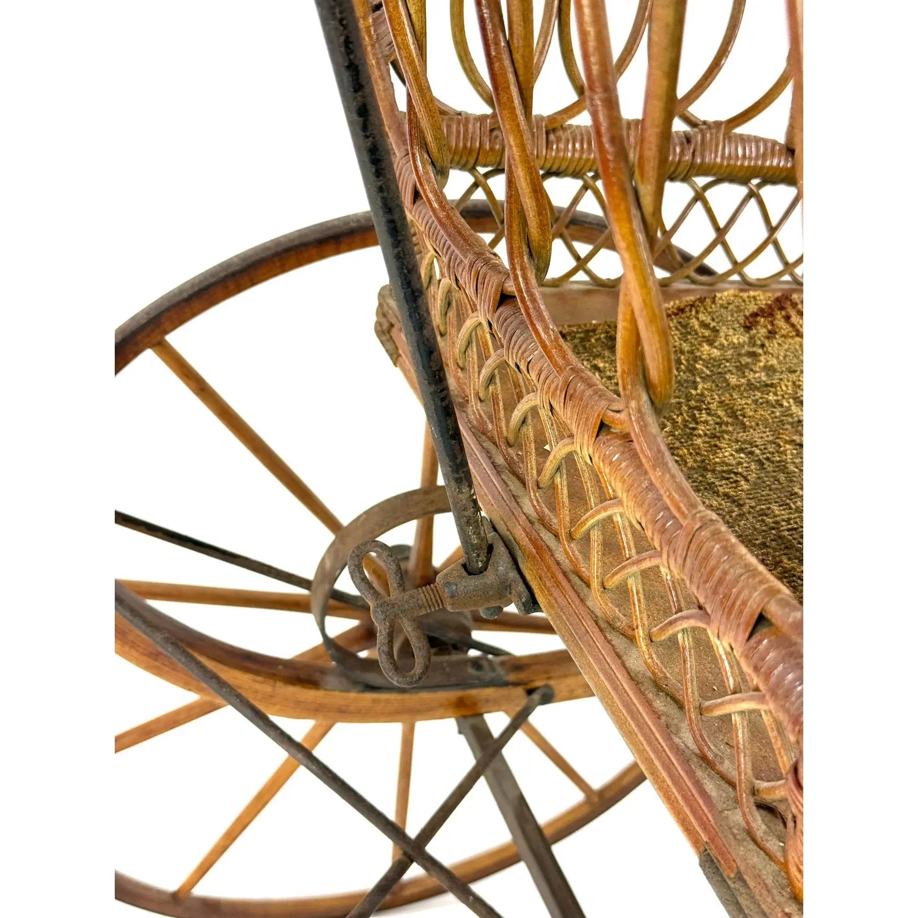 Museum-Quality 19th Century Victorian Wicker Baby Carriage with Original Lace Parasol - Heywood-Wakefield Style