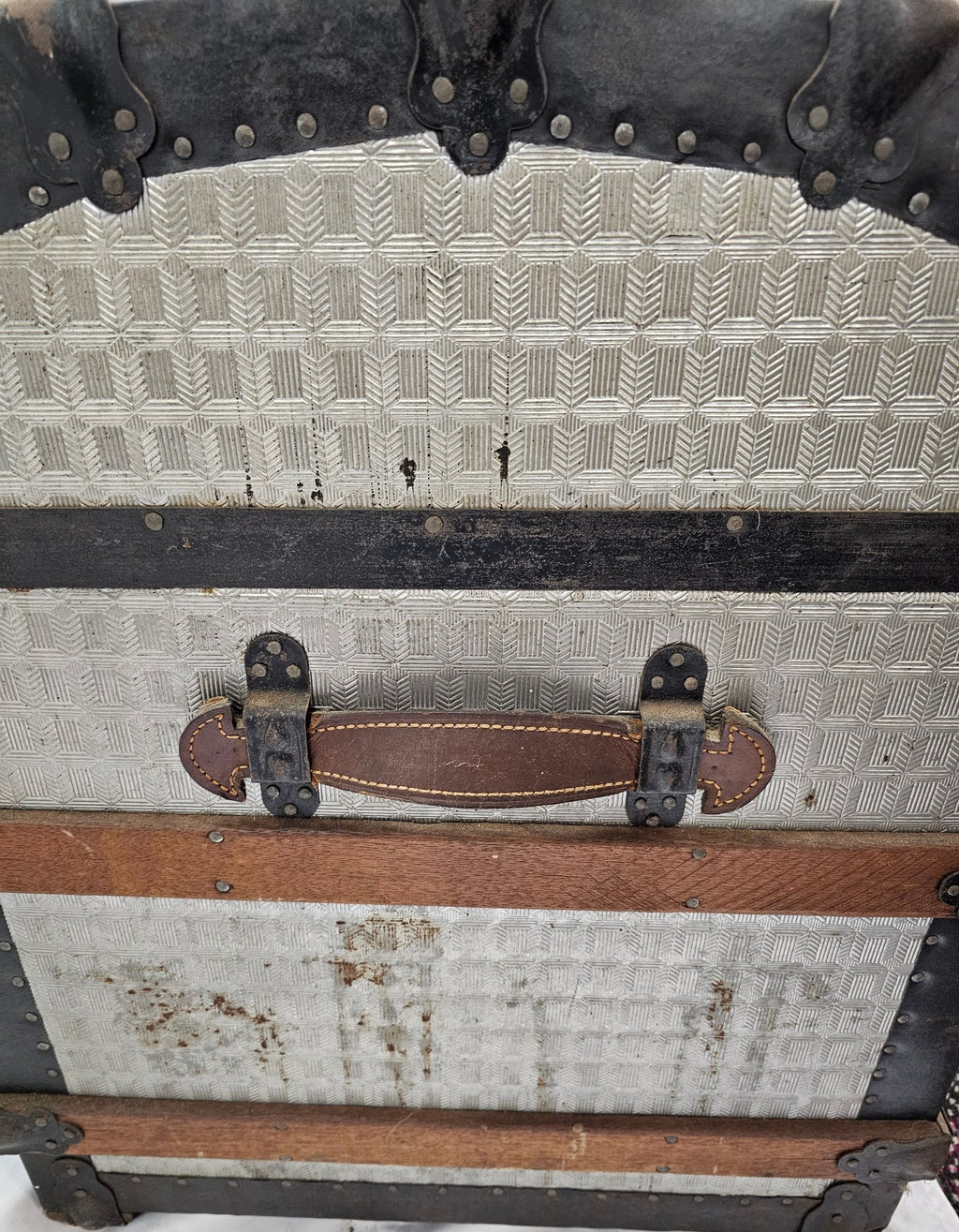 Antique Victorian Saratoga Steamer Trunk With Original Trays and Working Key