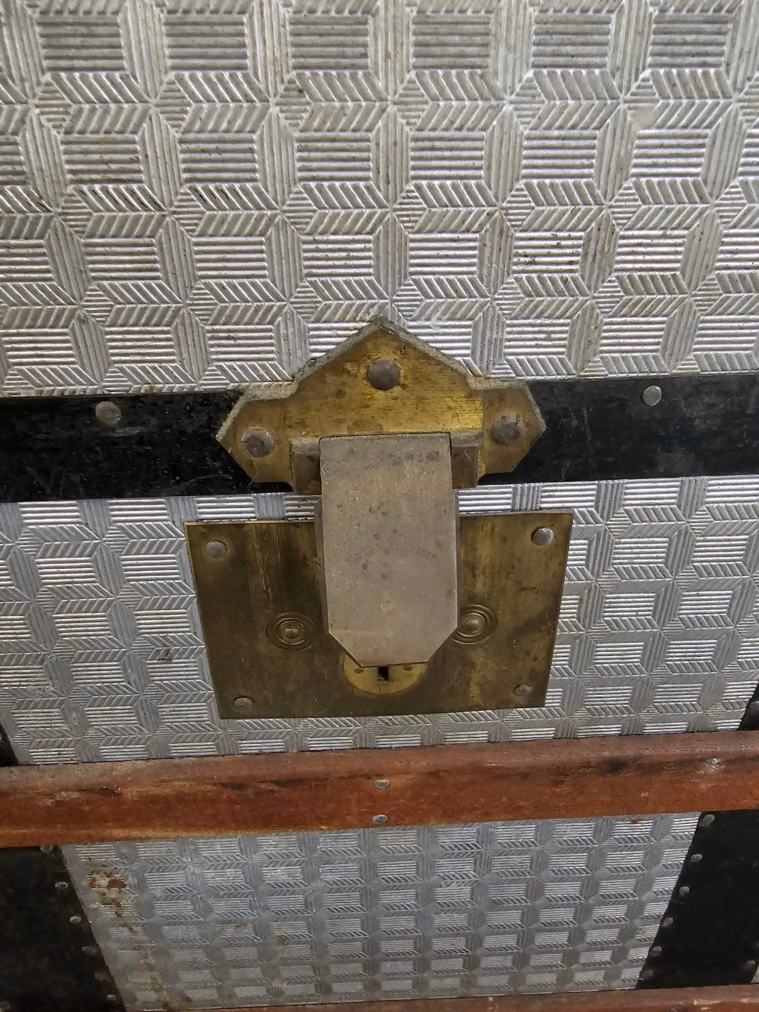 Antique Victorian Saratoga Steamer Trunk With Original Trays and Working Key