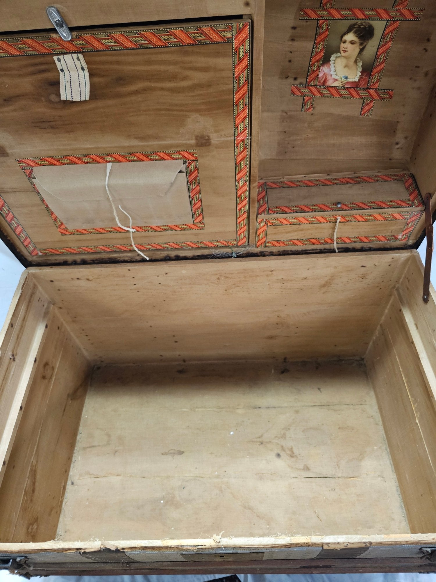 Antique Victorian Saratoga Steamer Trunk With Original Trays and Working Key