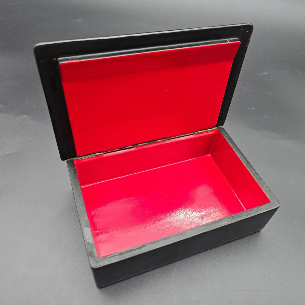 Vintage Hand-Painted Kholuy Lacquer Box – "Troika" Scene by Artist Lovkachev