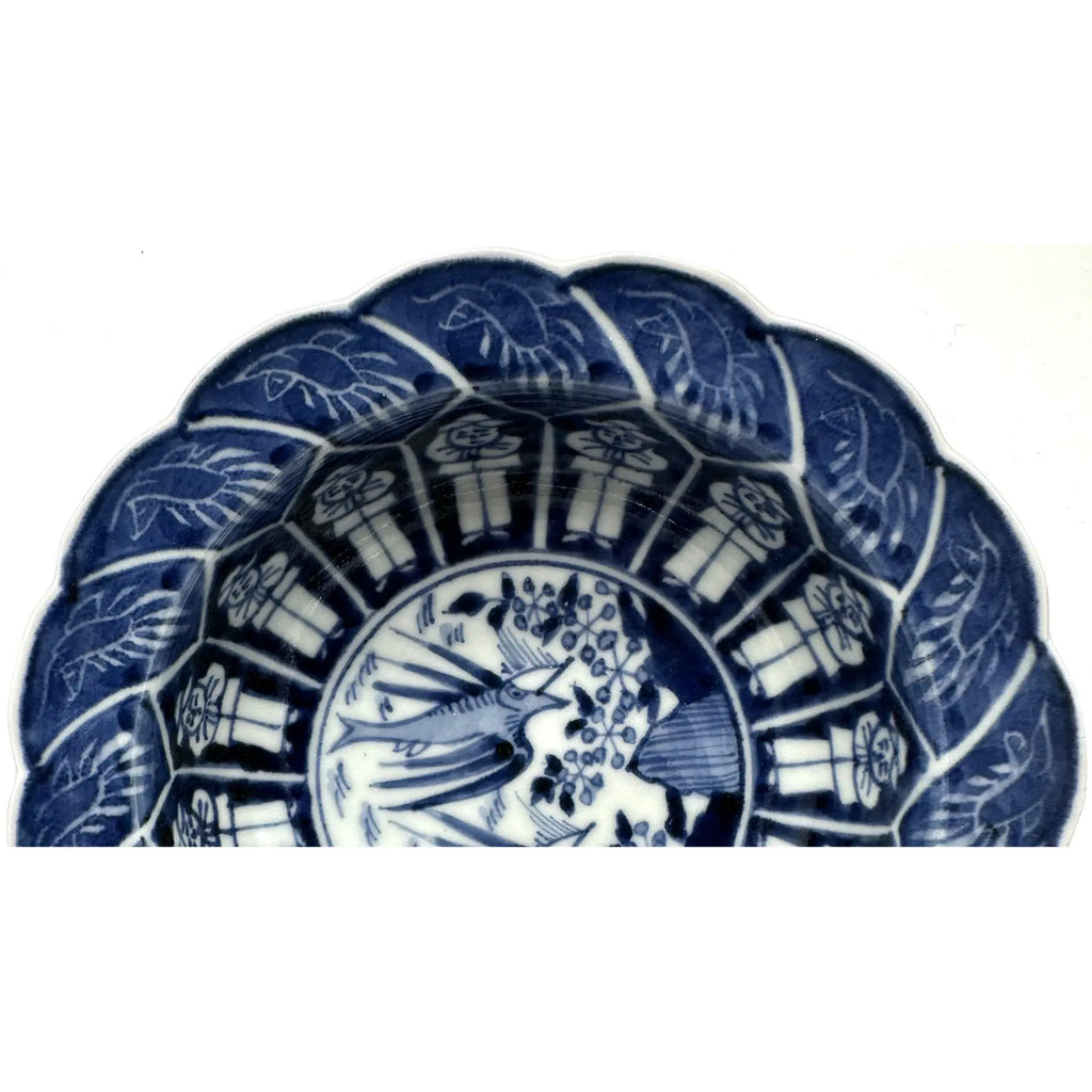 Rare Pair of 18th Century Chinese Export Blue and White Scalloped Bowls Long Eliza Motif