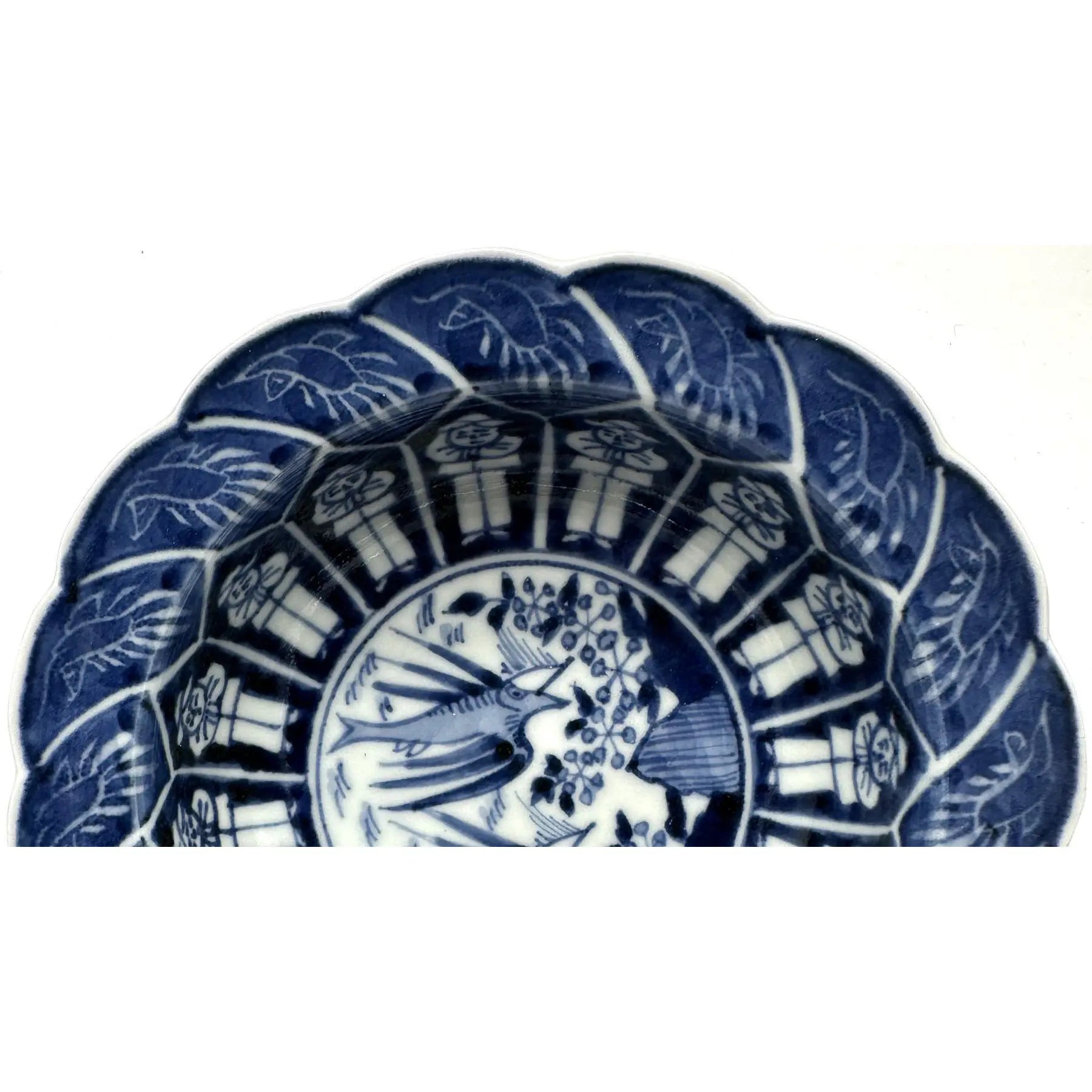 Rare Pair of 18th Century Chinese Export Blue and White Scalloped Bowls Long Eliza Motif