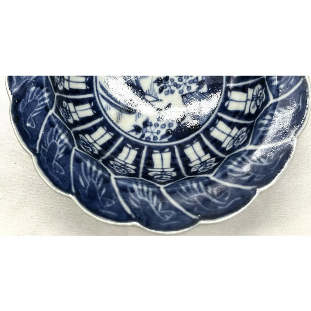 Rare Pair of 18th Century Chinese Export Blue and White Scalloped Bowls Long Eliza Motif