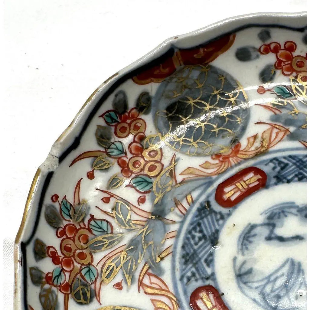 19th Century Japanese Imari Scalloped Dish - Hand-Painted Gilt