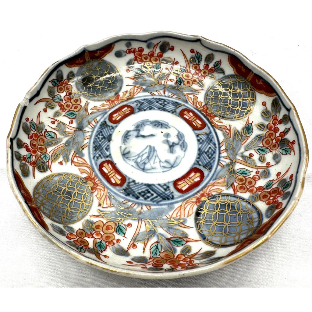 19th Century Japanese Imari Scalloped Dish - Hand-Painted Gilt
