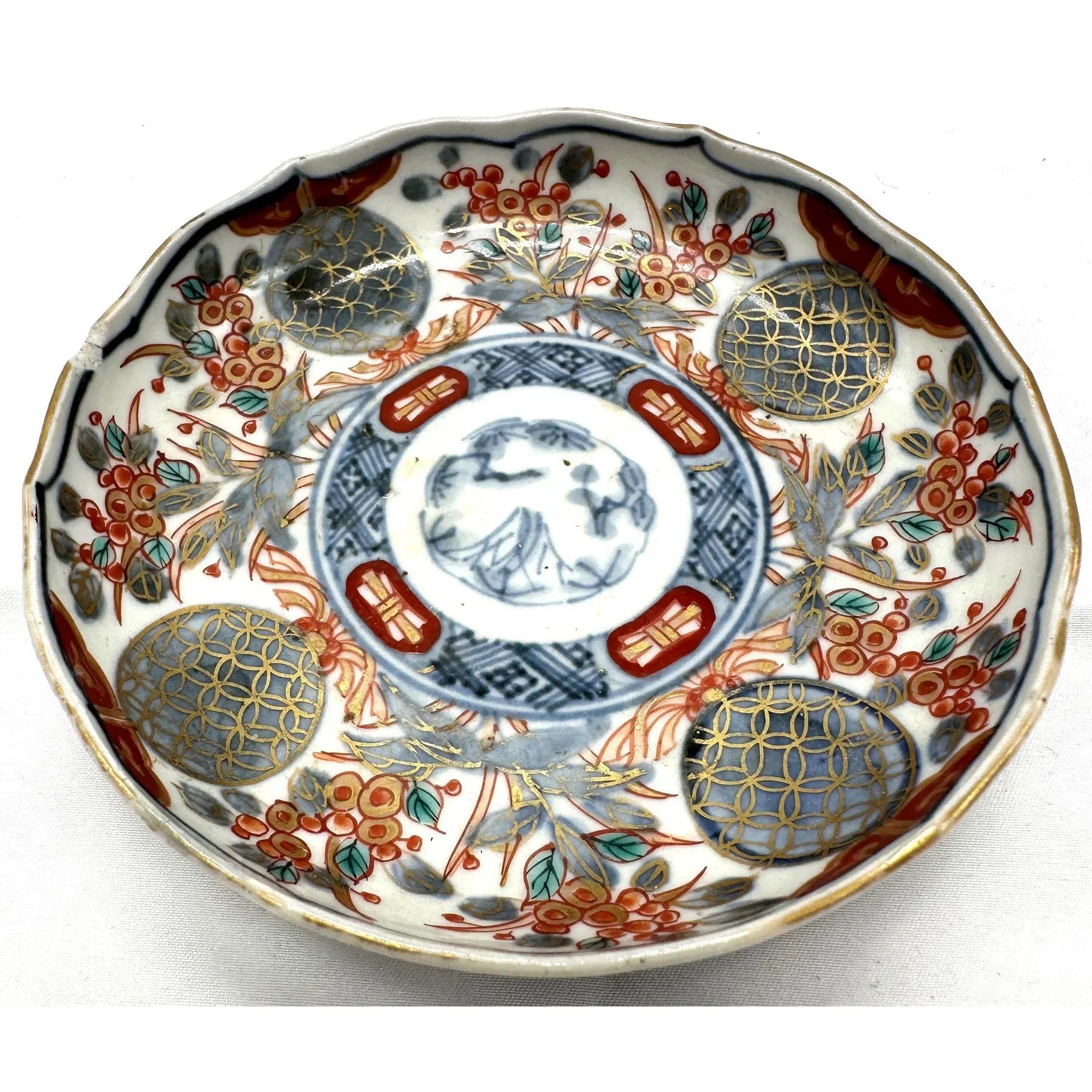 19th Century Japanese Imari Scalloped Dish - Hand-Painted Gilt