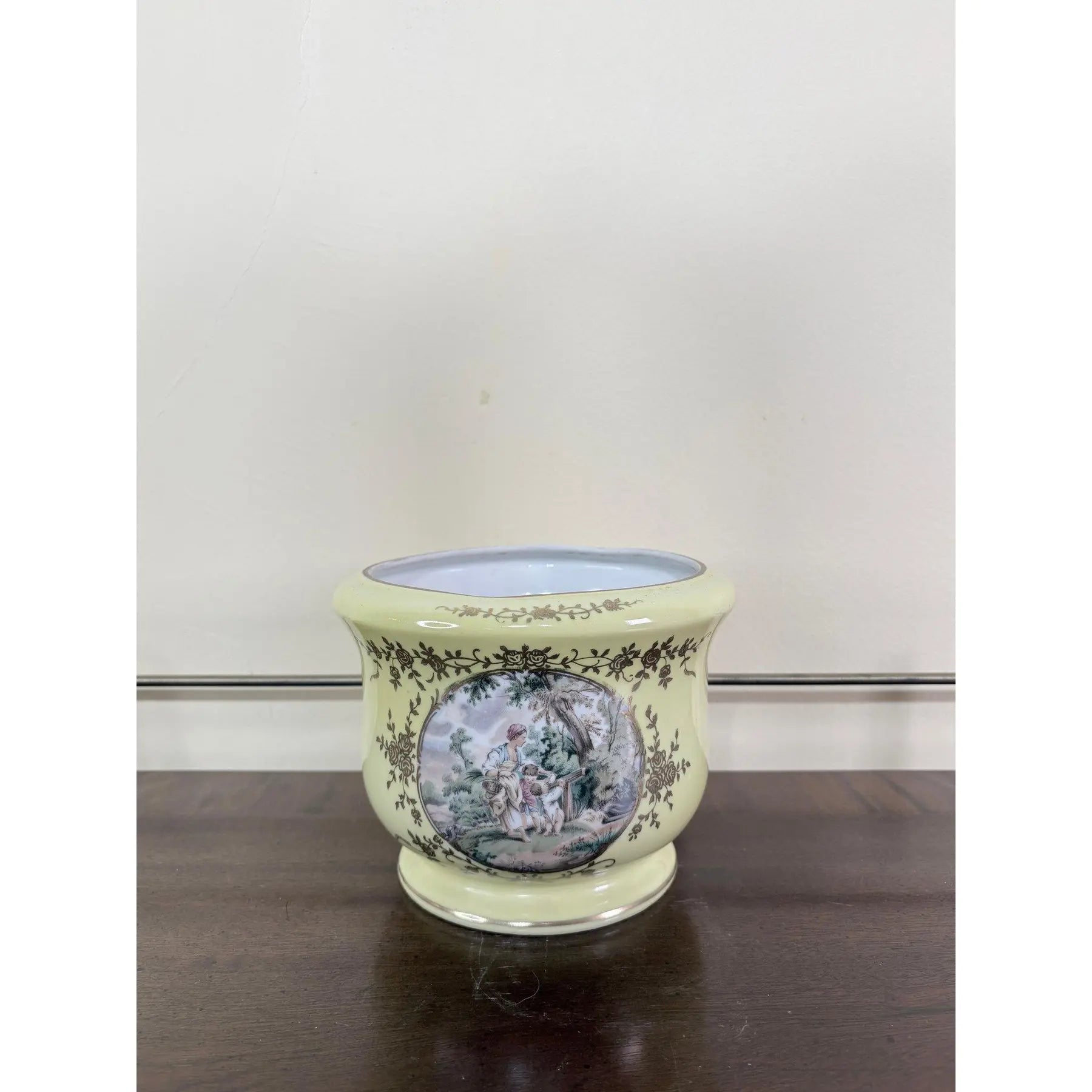 Elegant Neoclassical Style Cachepot — Scenic Romantic Portraits & Gilt Filigree