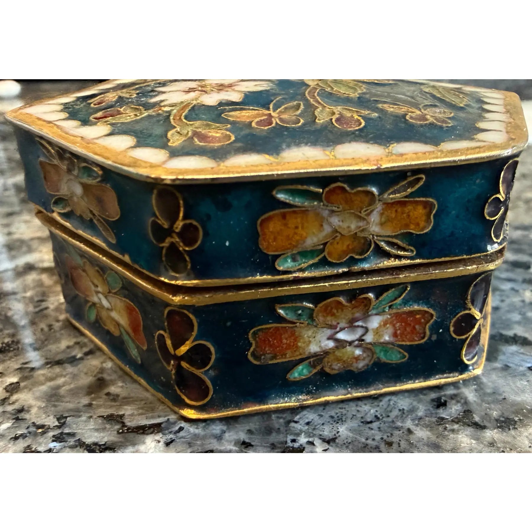 Exquisite Vintage Chinese Cloisonné Enamel Box
