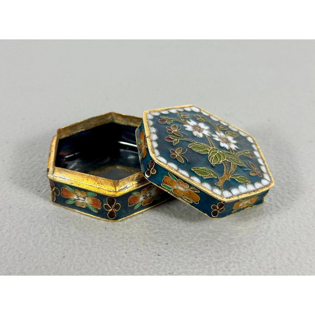 Exquisite Vintage Chinese Cloisonné Enamel Box