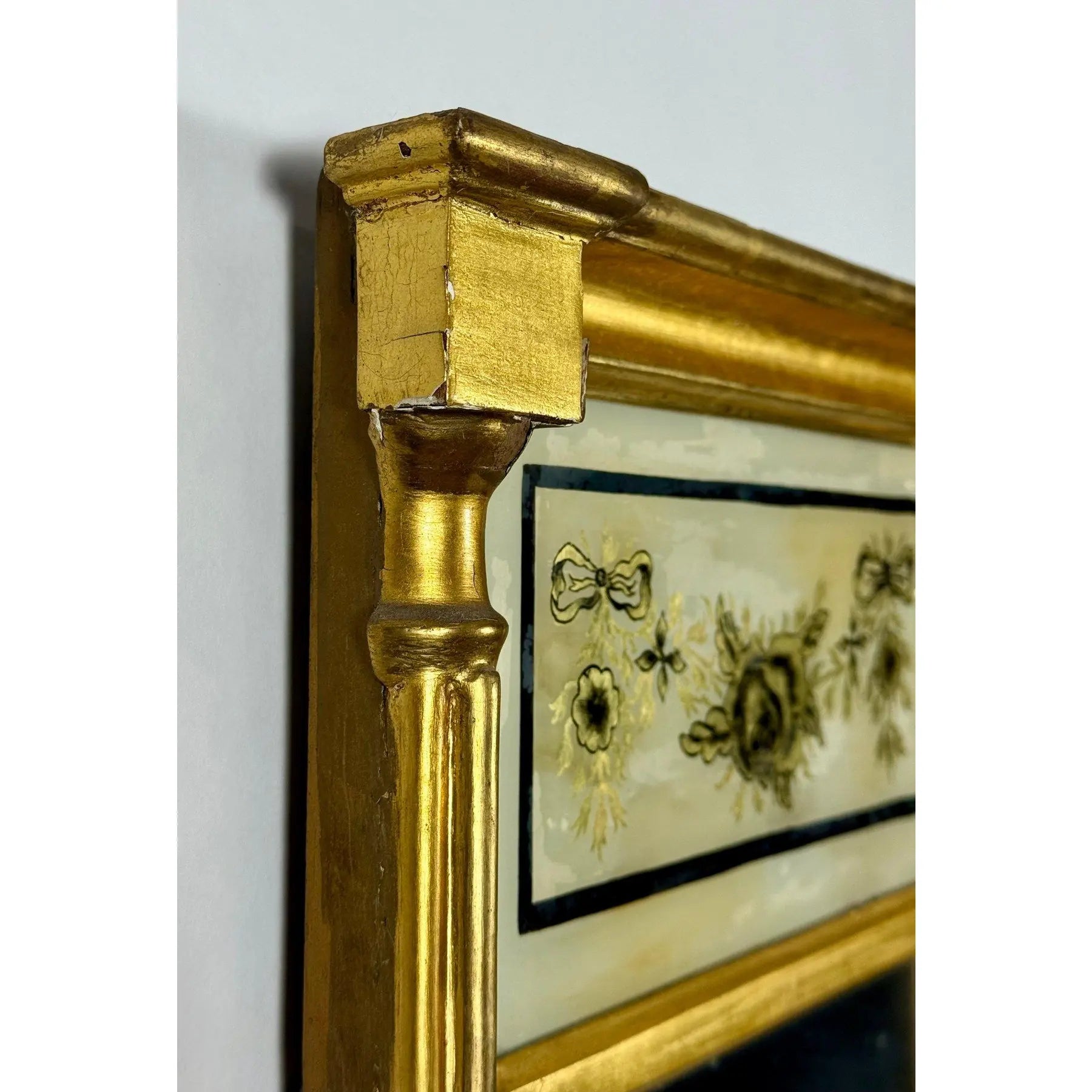 Antique 1820 American Federal Giltwood Tabernacle Mirror with Eglomise Glass