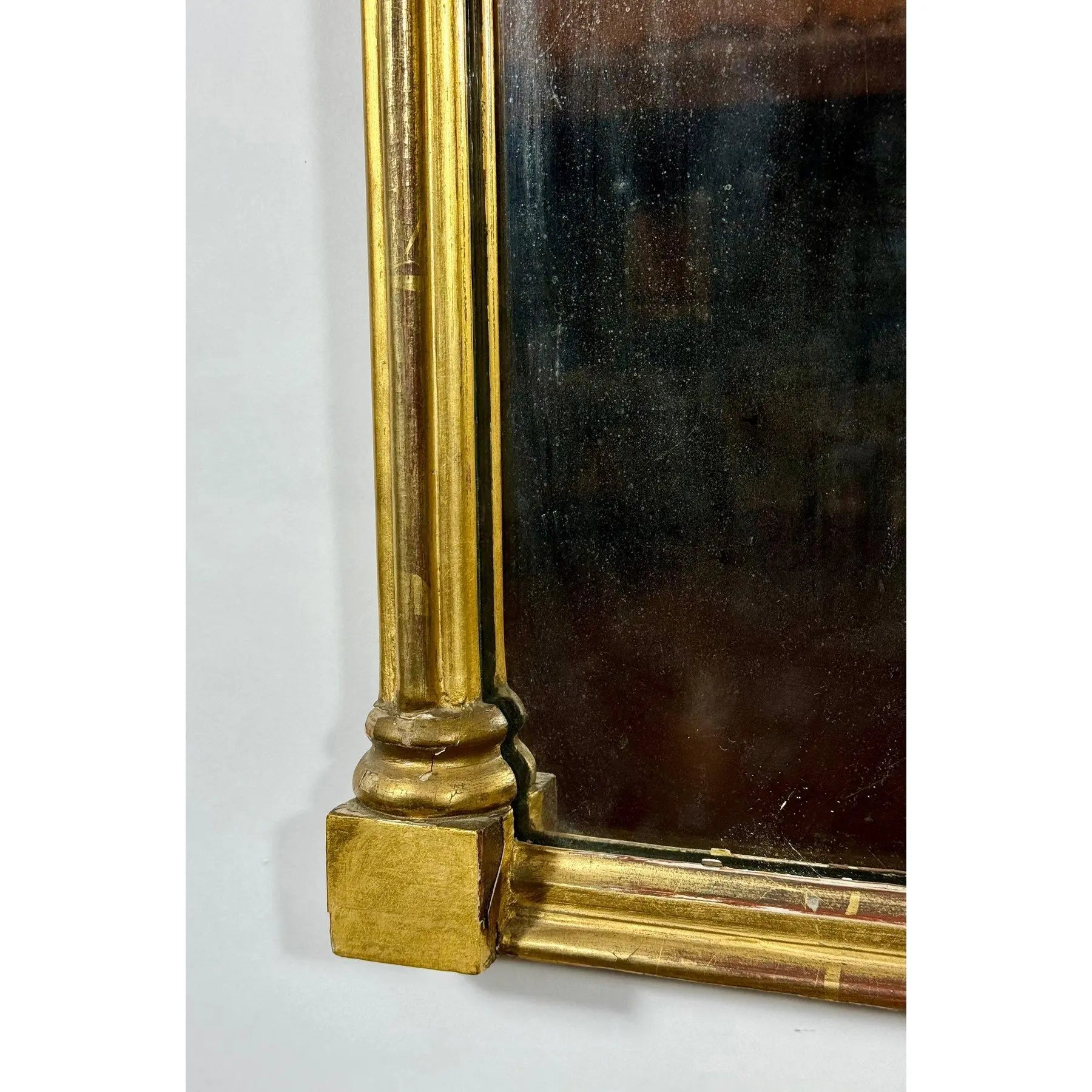 Antique 1820 American Federal Giltwood Tabernacle Mirror with Eglomise Glass
