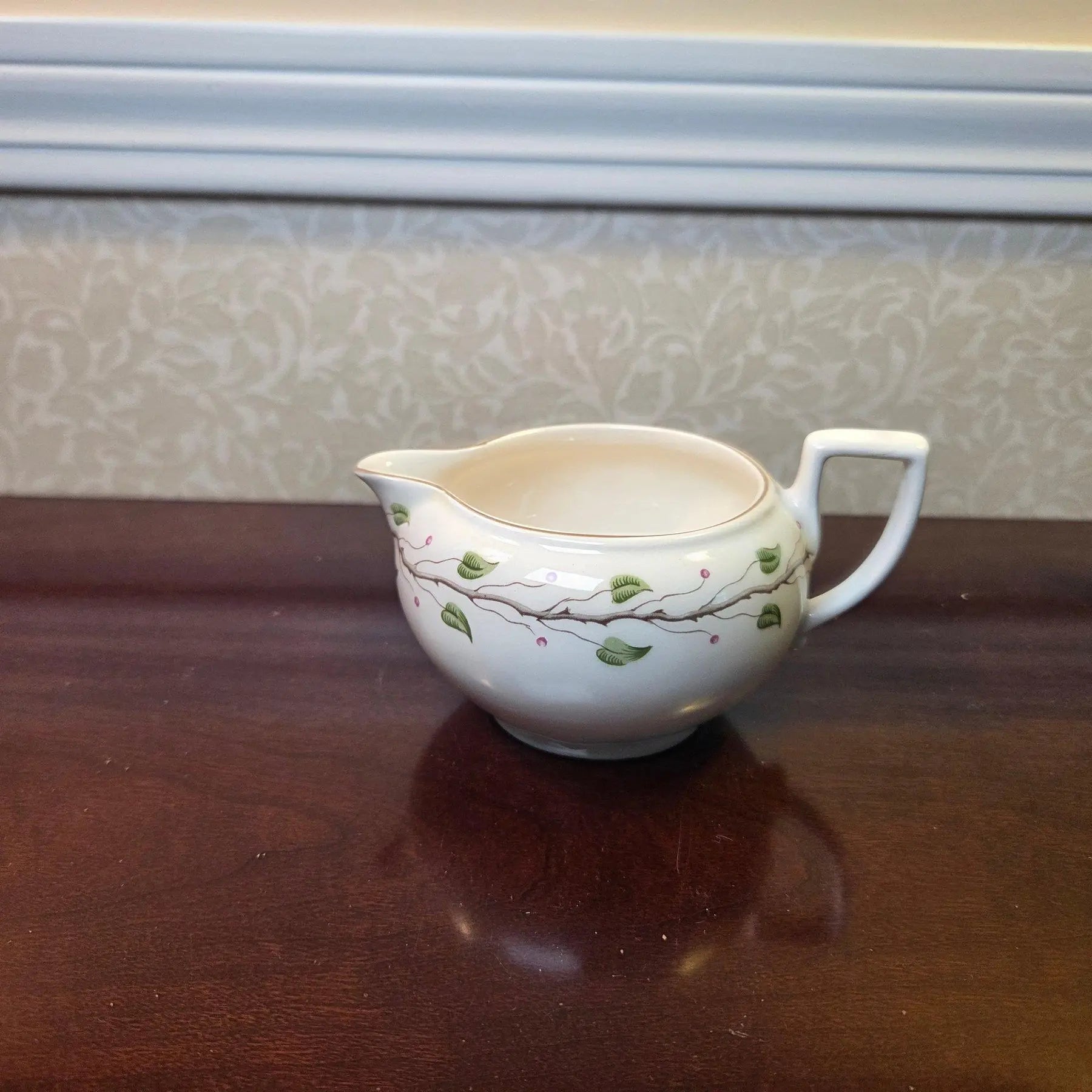 Vintage 1990 Wedgwood "Green Leaf" Queen's Ware Sugar & Creamer Set