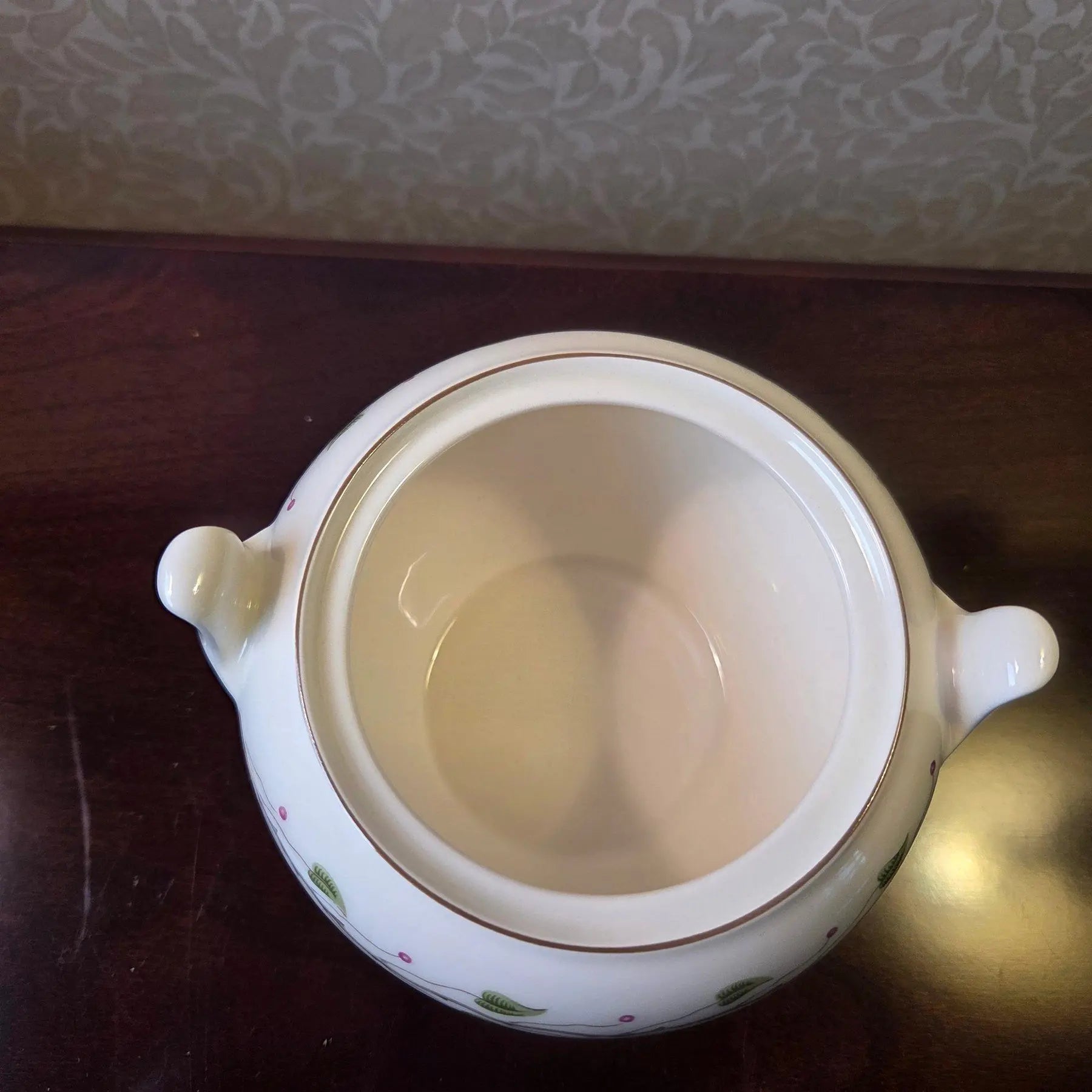 Vintage 1990 Wedgwood "Green Leaf" Queen's Ware Sugar & Creamer Set