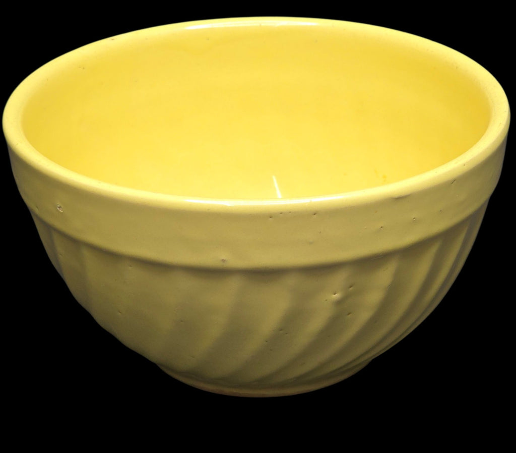Vintage American Yellow Ware Mixing Bowl Swirl Pattern Oven Ware