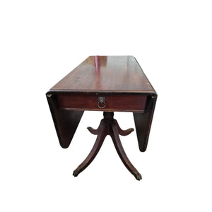 Antique Mahogany Drop-Leaf Pedestal Table Attributed to Duncan Phyfe Style