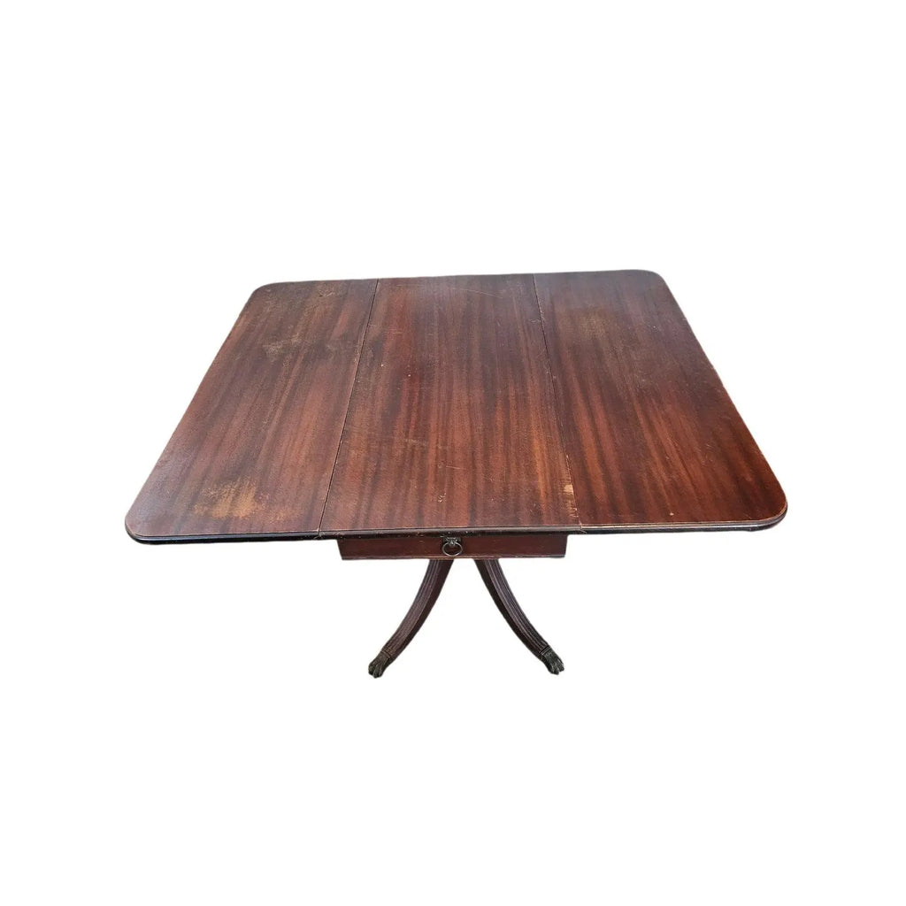 Antique Mahogany Drop-Leaf Pedestal Table Attributed to Duncan Phyfe Style