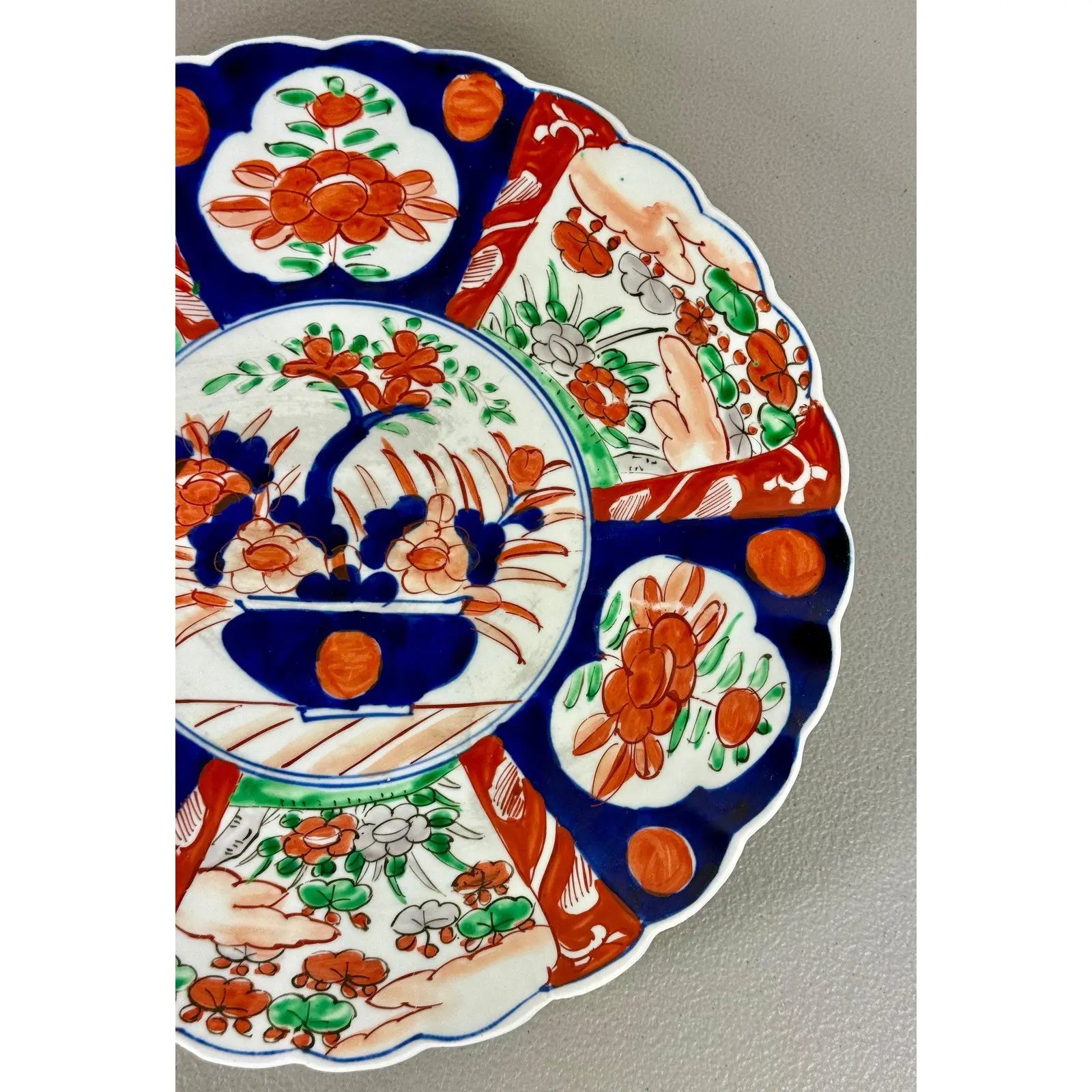 Large Antique Meiji Period Japanese Imari Scalloped Porcelain Charger 13.25 Inch