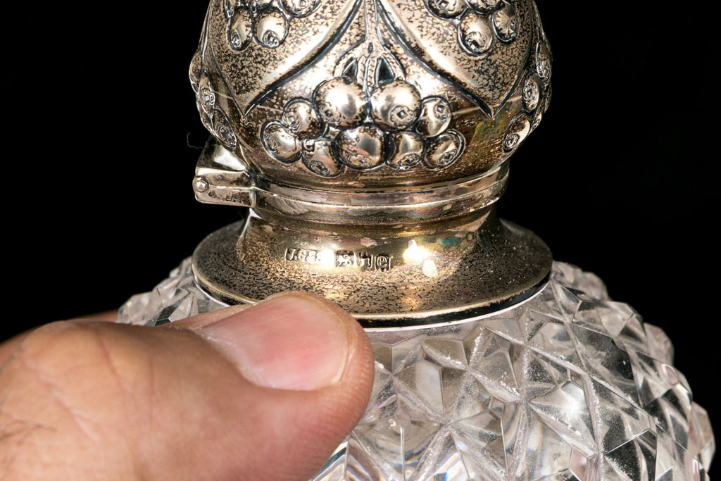 Victorian John Grinsell and Sons Sterling Silver Mounted Crystal Scent Bottle