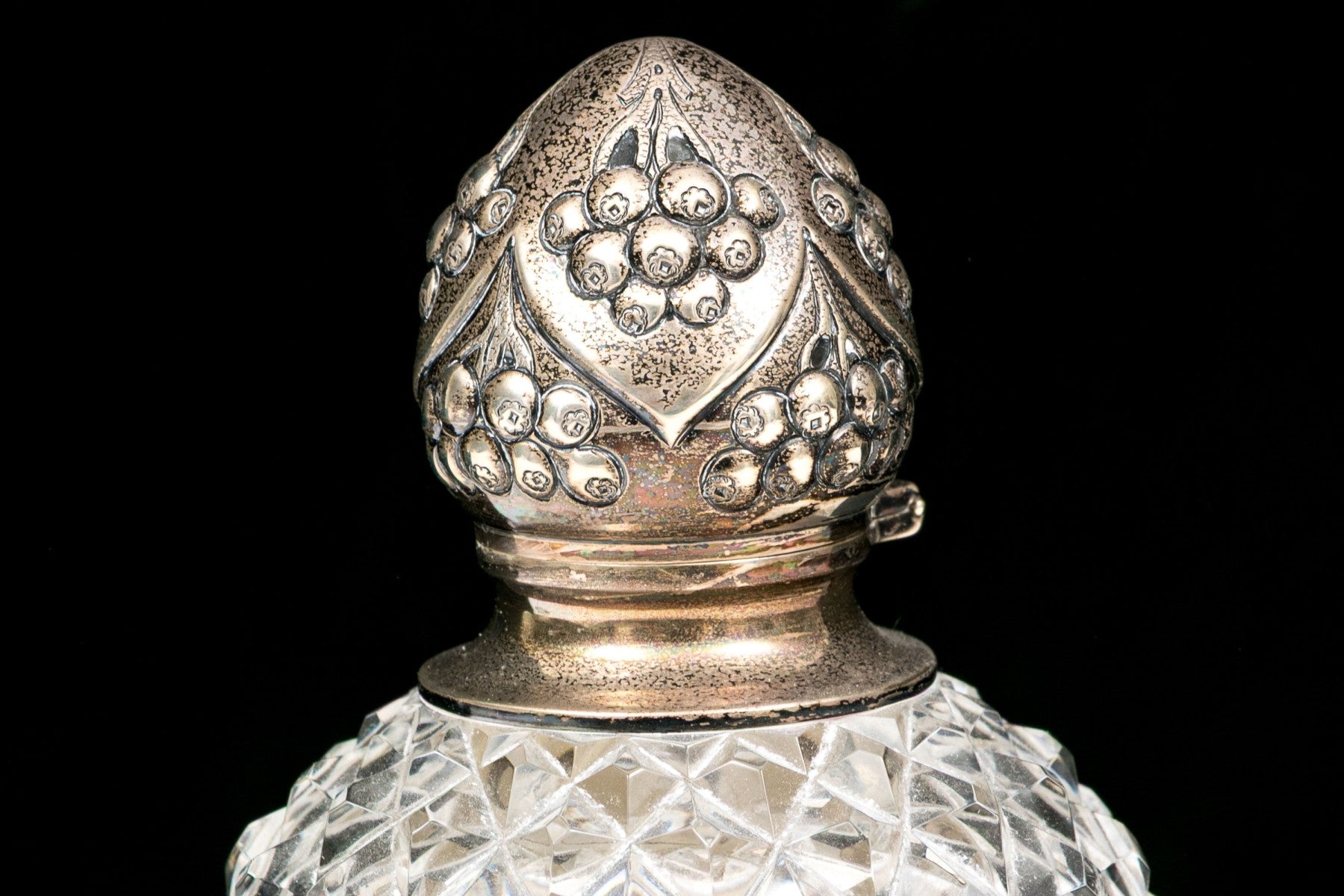 Victorian John Grinsell and Sons Sterling Silver Mounted Crystal Scent Bottle
