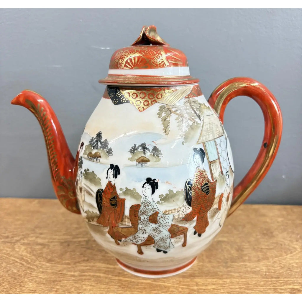 Striking Vintage Kutani Porcelain 17-Piece Set