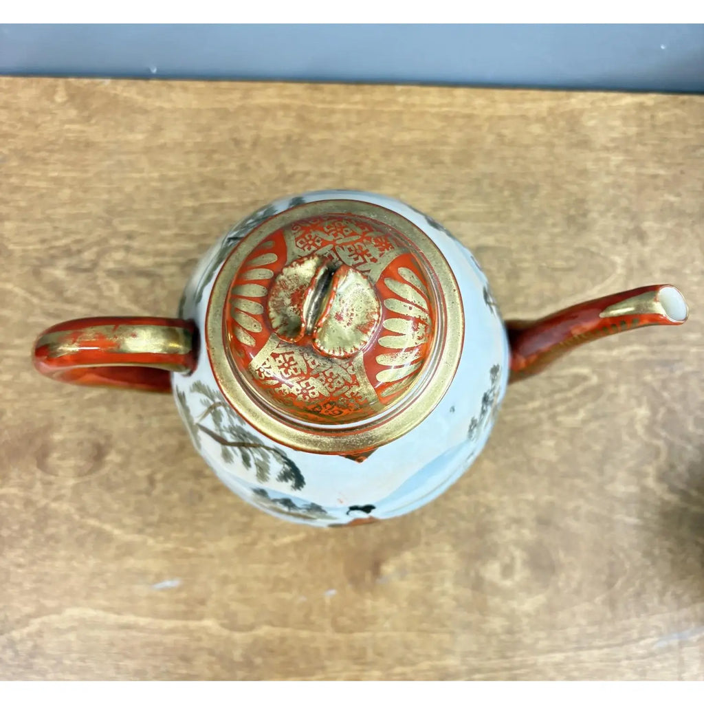Striking Vintage Kutani Porcelain 17-Piece Set