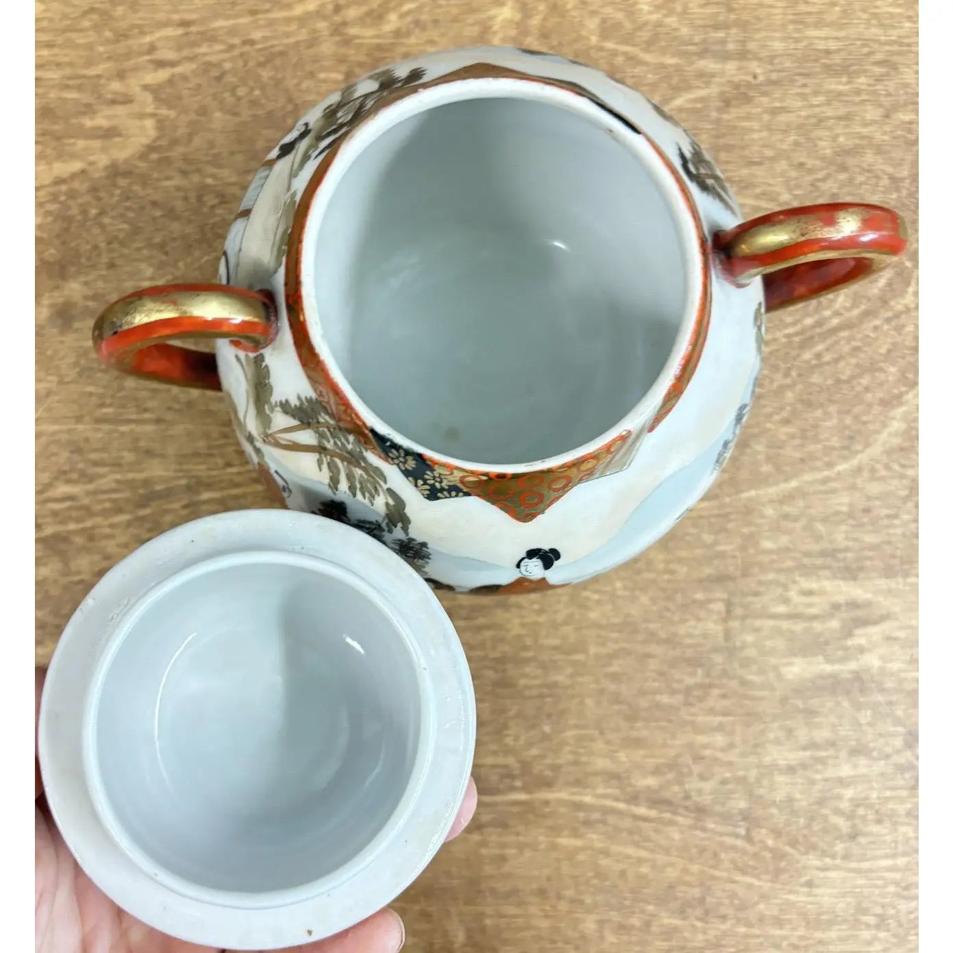 Striking Vintage Kutani Porcelain 17-Piece Set