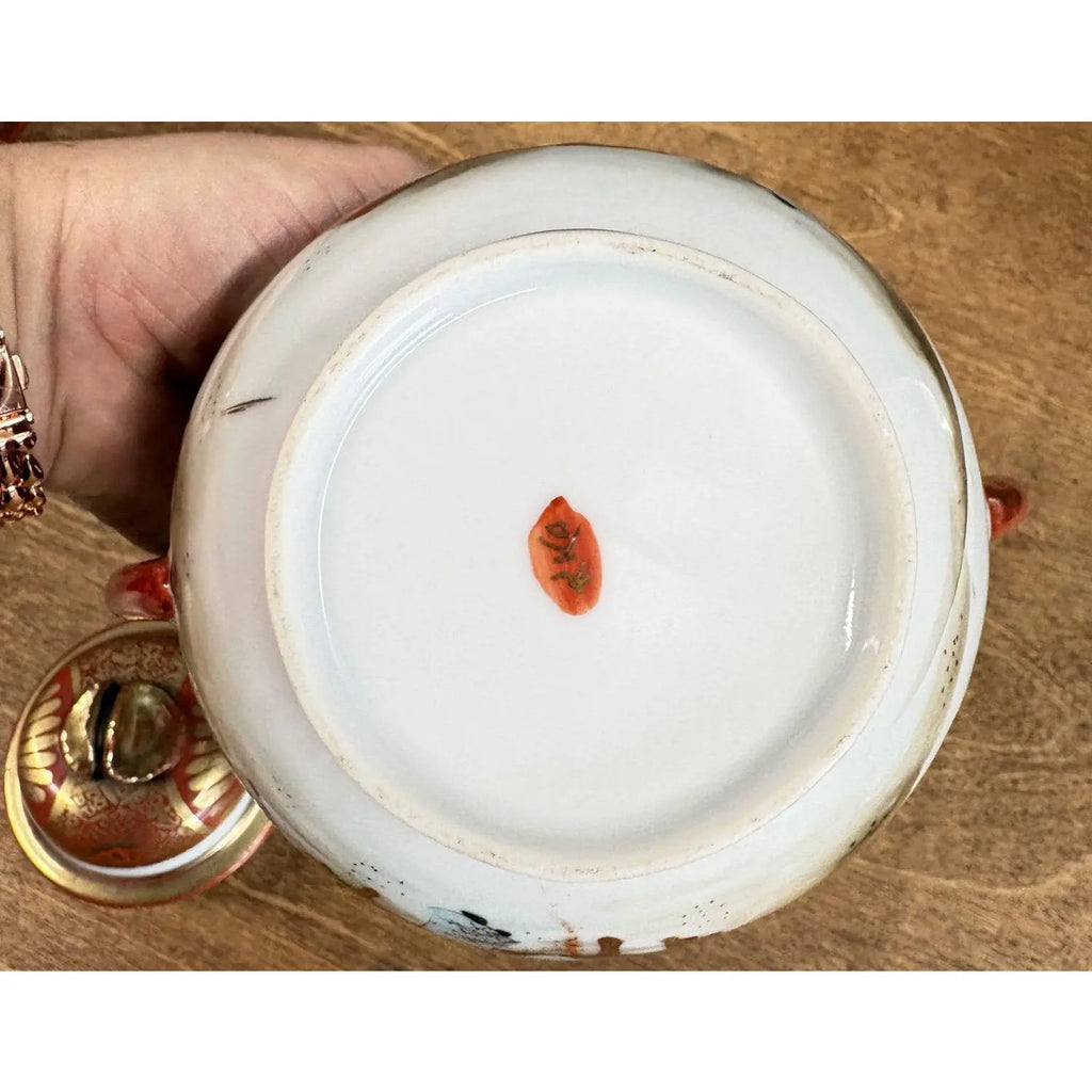 Striking Vintage Kutani Porcelain 17-Piece Set