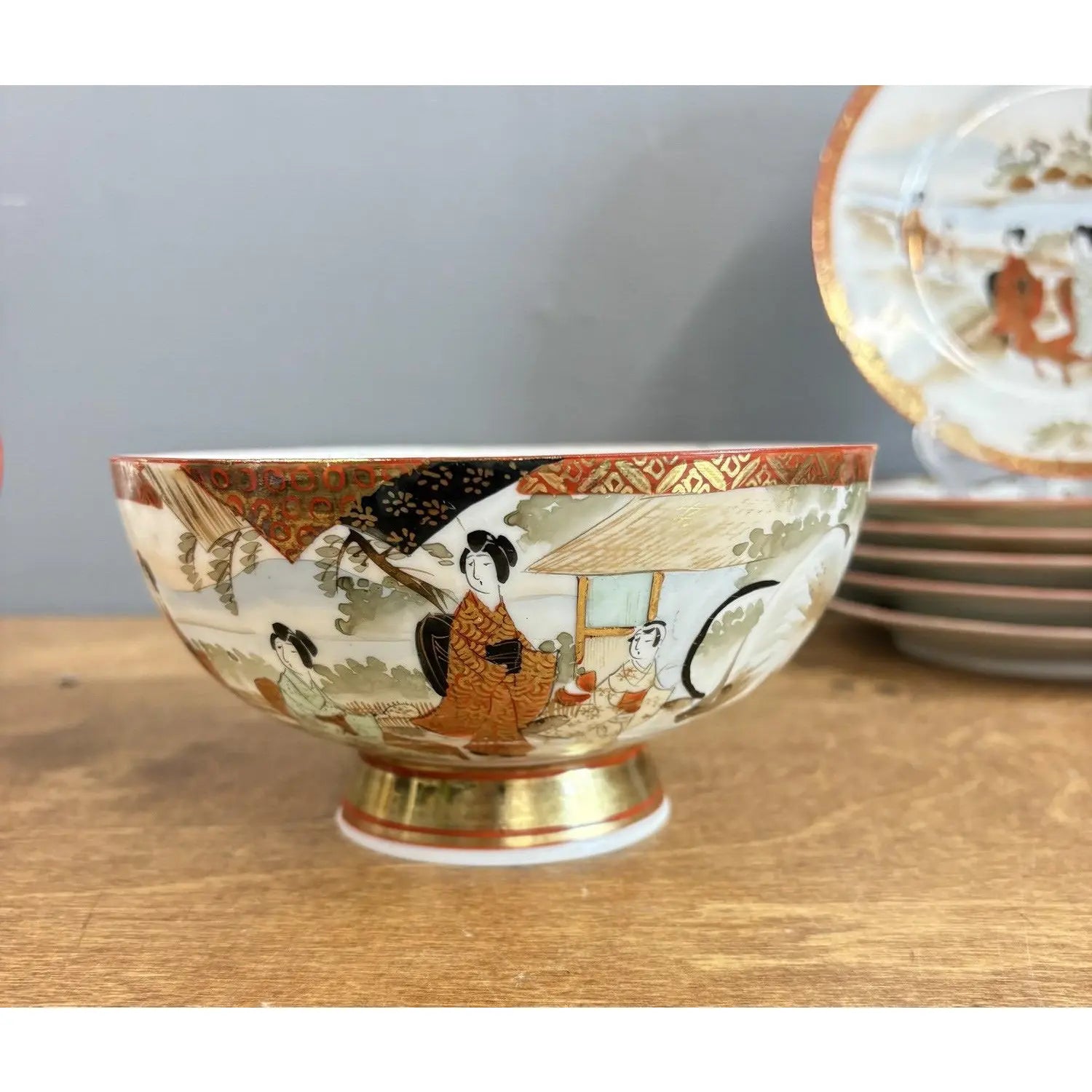 Striking Vintage Kutani Porcelain 17-Piece Set