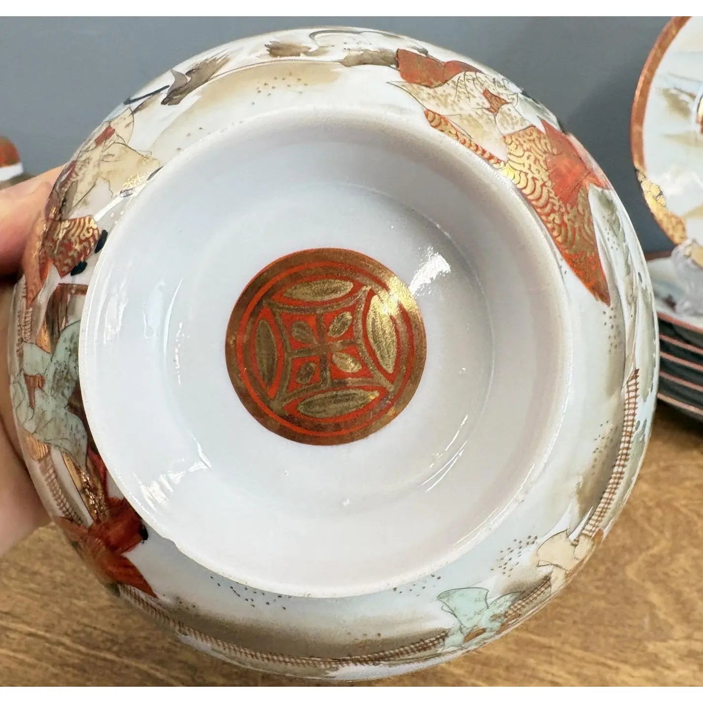 Striking Vintage Kutani Porcelain 17-Piece Set